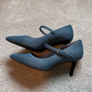Betabrand teal heels
